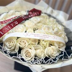 50 White Luxury Roses